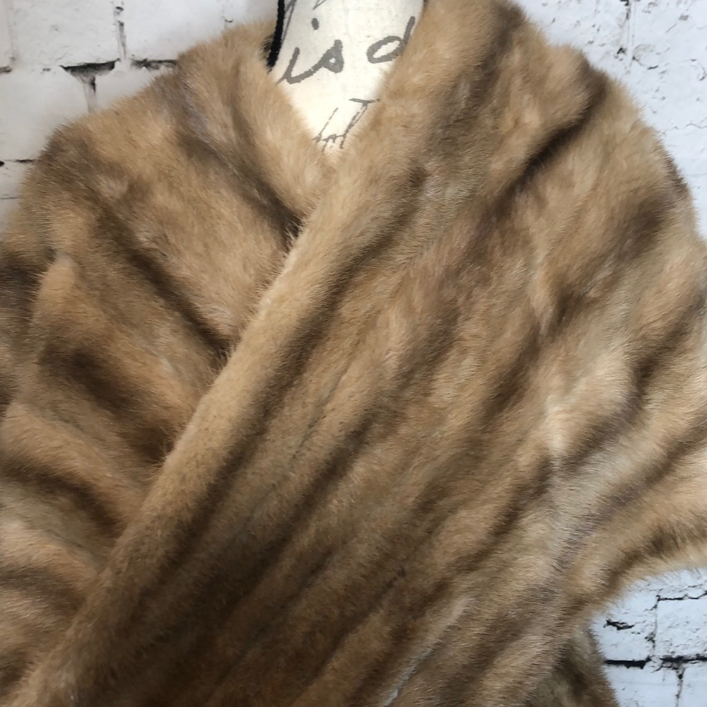 Lockwood Furs Vintage Mink Stole - Picture 2 of 5